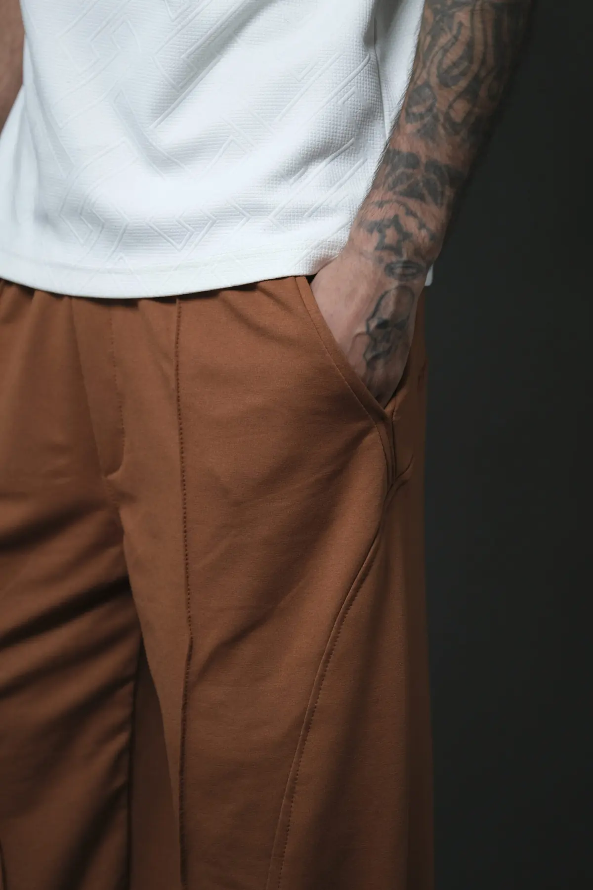 Détail de la poche marron